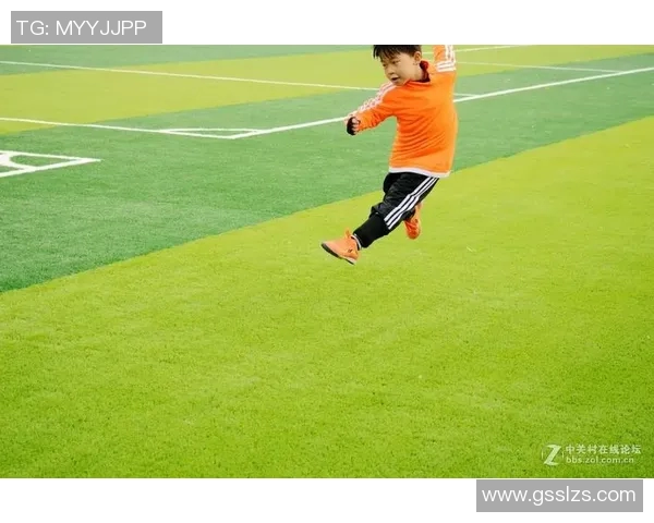 2018年崛起的足球新星们展现才华与潜力的精彩瞬间 2018年崛起的足球新星们展现才华与潜力的精彩瞬间