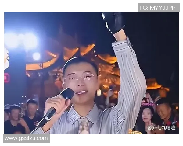 他从默默无闻到足球明星的蜕变之路与奋斗故事 他从默默无闻到足球明星的蜕变之路与奋斗故事