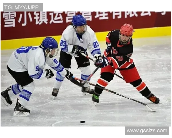 全国锦标赛特别报道：上海足球队拼搏历程与荣耀时刻的深度剖析