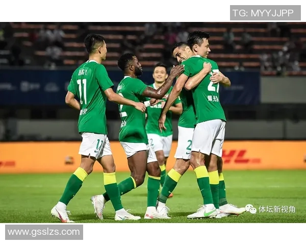 成都网球队以52分领跑总决赛积分榜展现强劲实力与团队合作精神 成都网球队以52分领跑总决赛积分榜展现强劲实力与团队合作精神