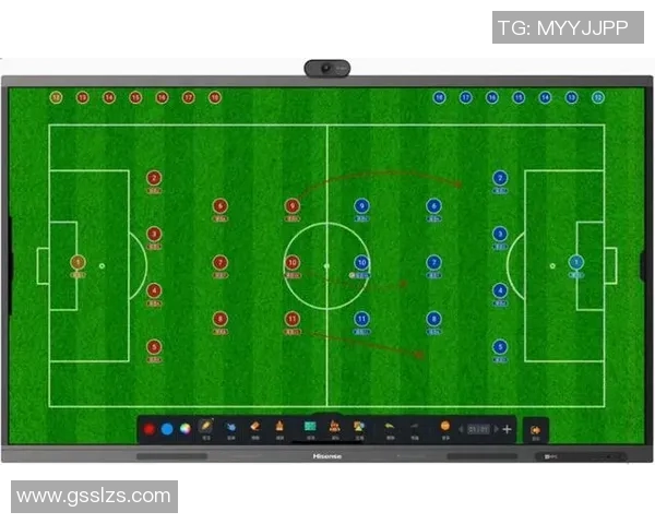 南京足球队与西安足球队赛后复盘团队协作分析与战术总结